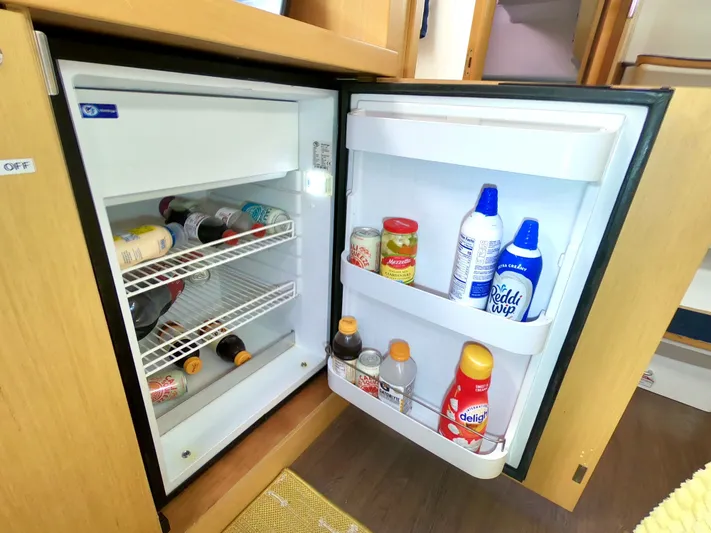 R & R Yacht Photos Pics 