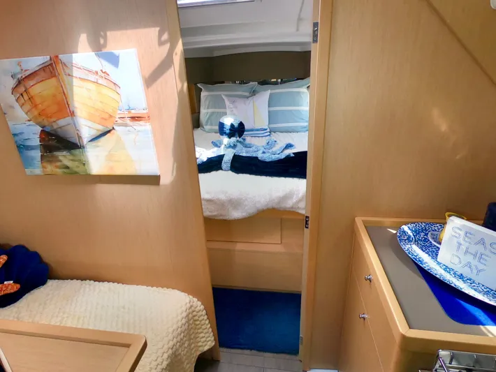 R & R Yacht Photos Pics 