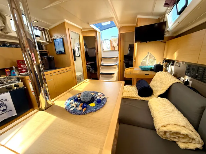 R & R Yacht Photos Pics Interior of a 2014 Beneteau Oceanis 38 yacht, cozy and modern design.