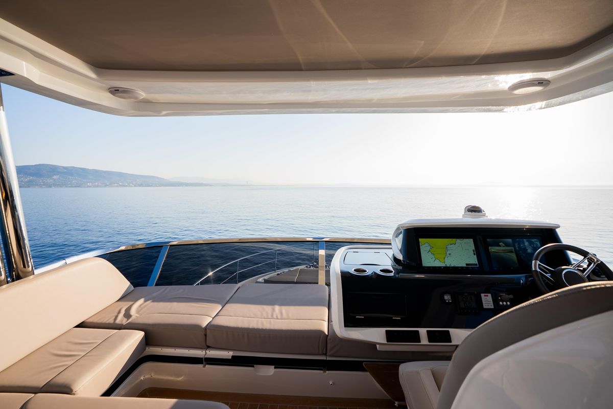 2023 Pearl 61 