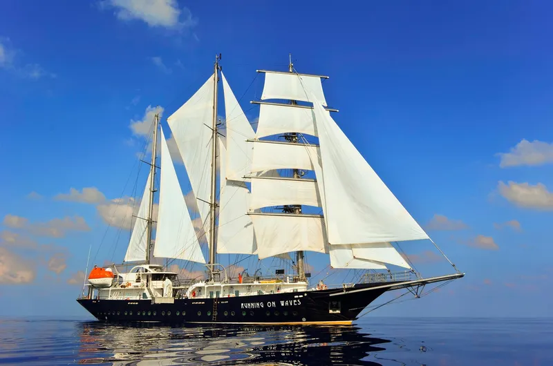 Running On Waves Yacht Photos Pics 