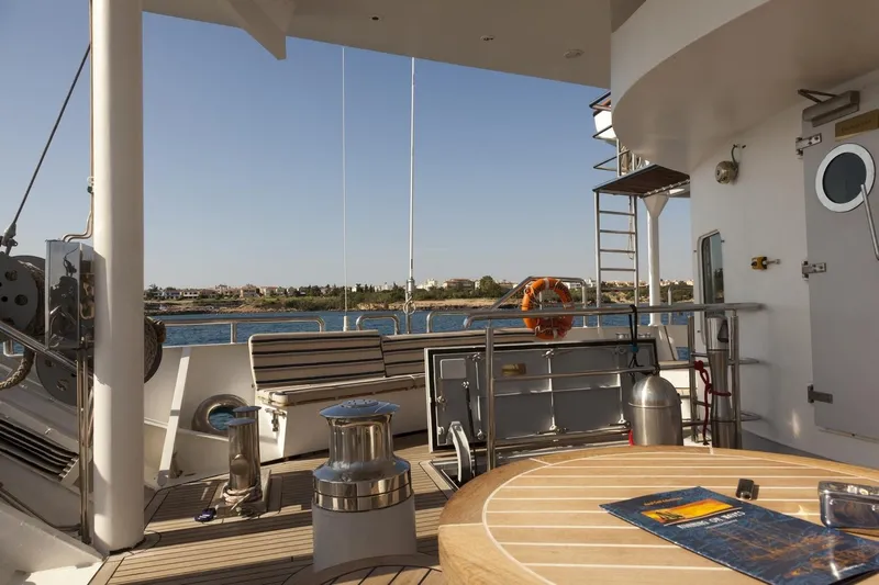 Running On Waves Yacht Photos Pics 