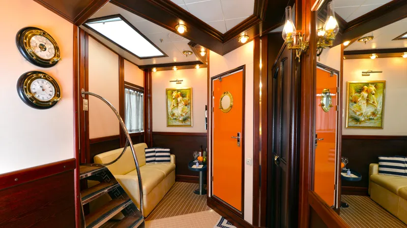 Running On Waves Yacht Photos Pics 