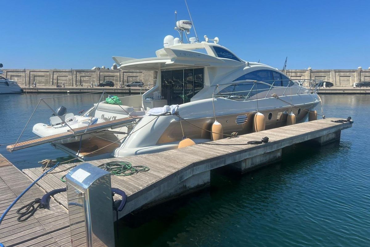 2008 Azimut 43 