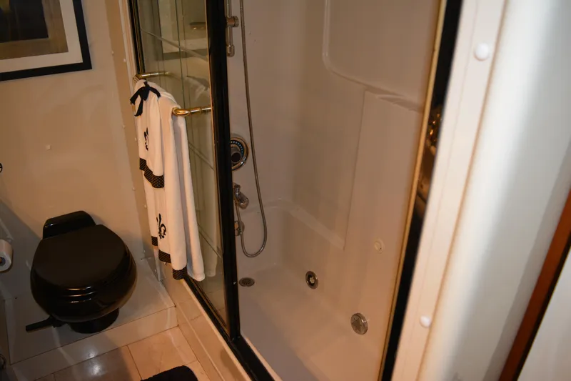 Lady Laura Yacht Photos Pics 