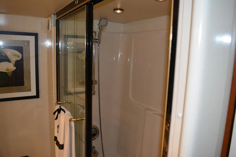 Lady Laura Yacht Photos Pics 