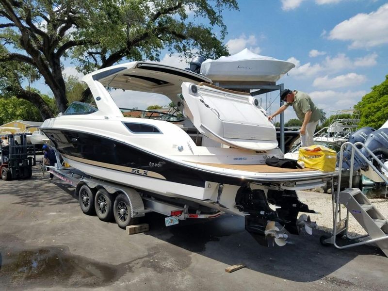 2015 Sea Ray 350 SLX