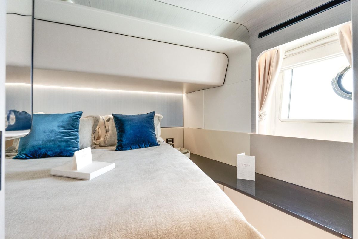 2019 Azimut 88 