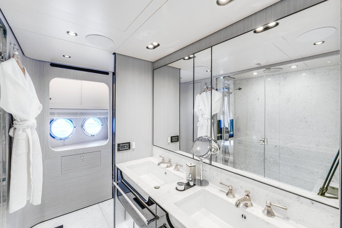2019 Azimut 88 