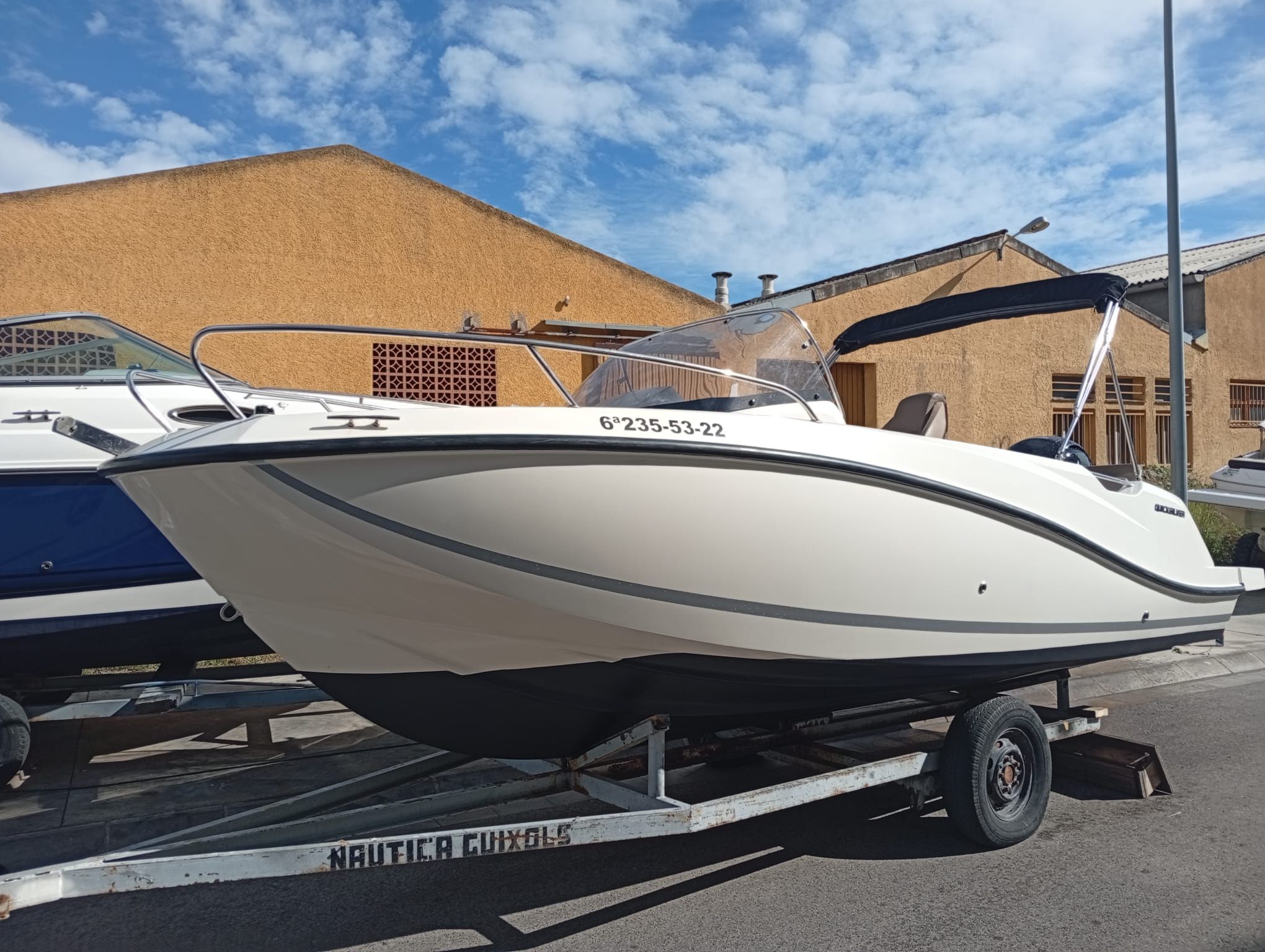 2022 Quicksilver Activ 605 Sundeck