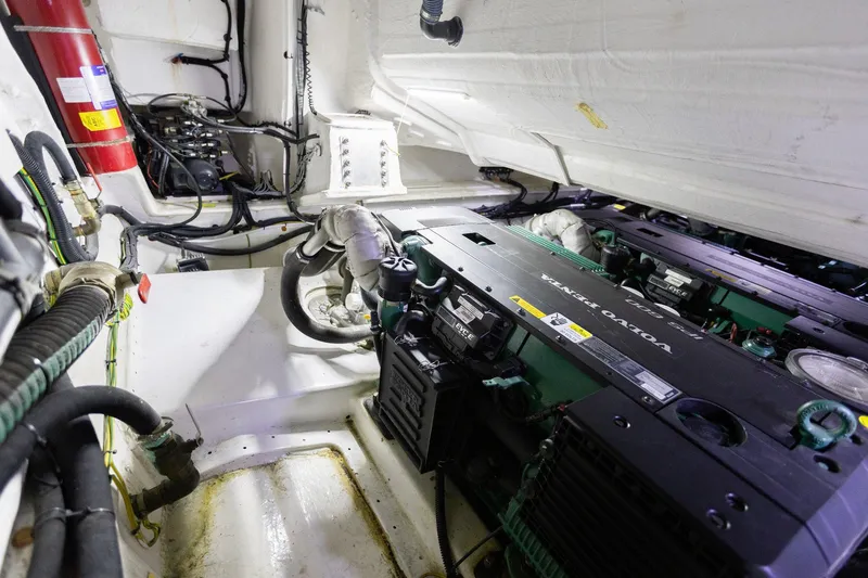 Knot On Call Yacht Photos Pics 