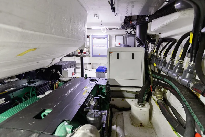 Knot On Call Yacht Photos Pics 