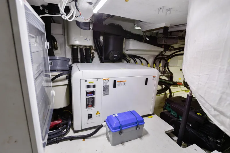 Knot On Call Yacht Photos Pics 