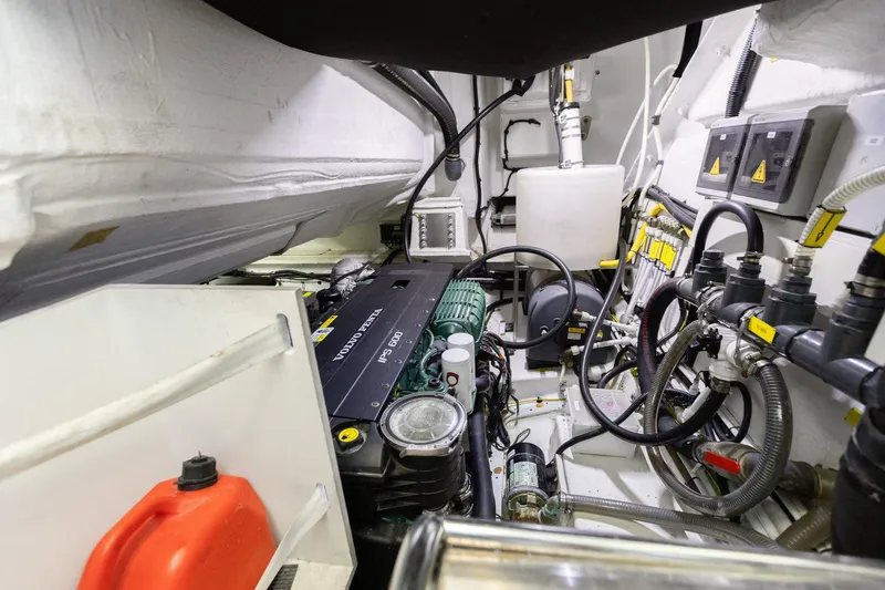 Knot On Call Yacht Photos Pics 