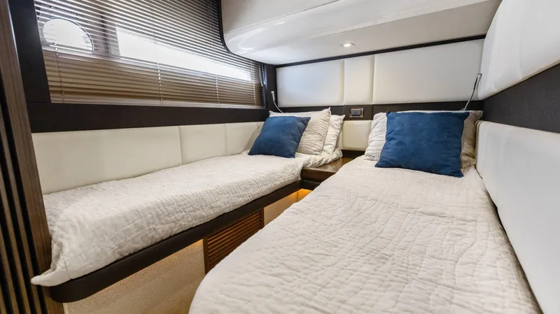 Knot On Call Yacht Photos Pics 