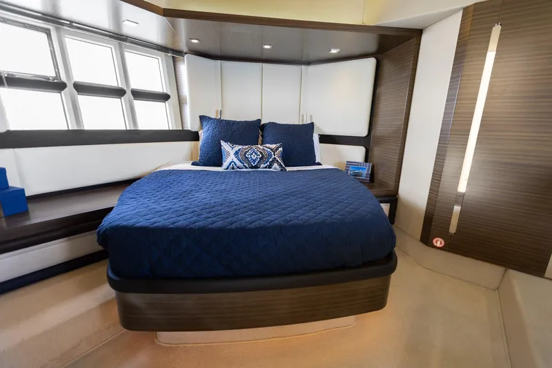 Knot On Call Yacht Photos Pics 