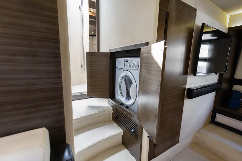 Knot On Call Yacht Photos Pics 