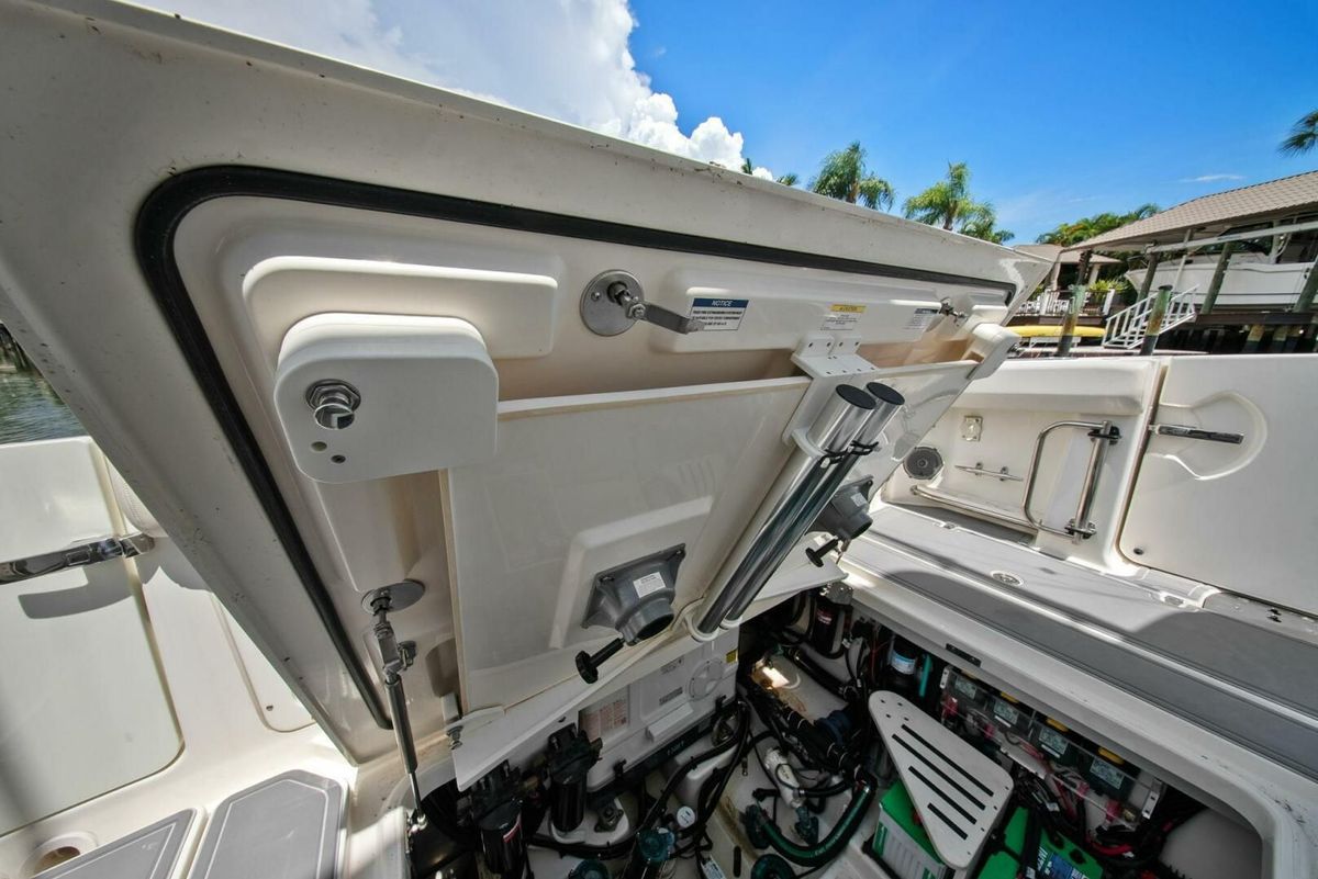 2018 Boston Whaler 42 