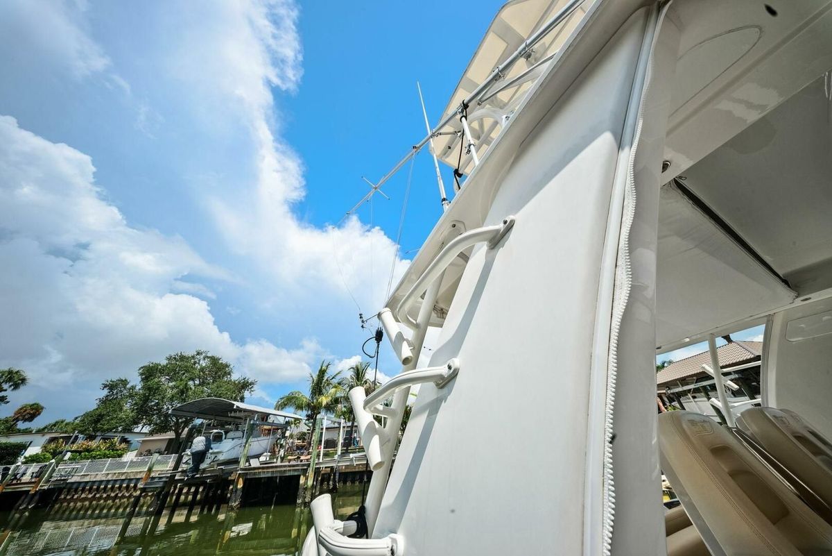 2018 Boston Whaler 42 
