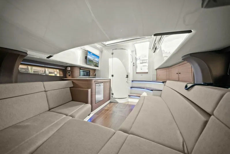 Margie Ann II Yacht Photos Pics 2018 Boston Whaler 42 Outrage W/ Tower - Image 19