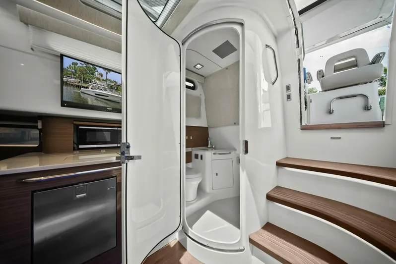 Margie Ann II Yacht Photos Pics 2018 Boston Whaler 42 Outrage W/ Tower - Image 22