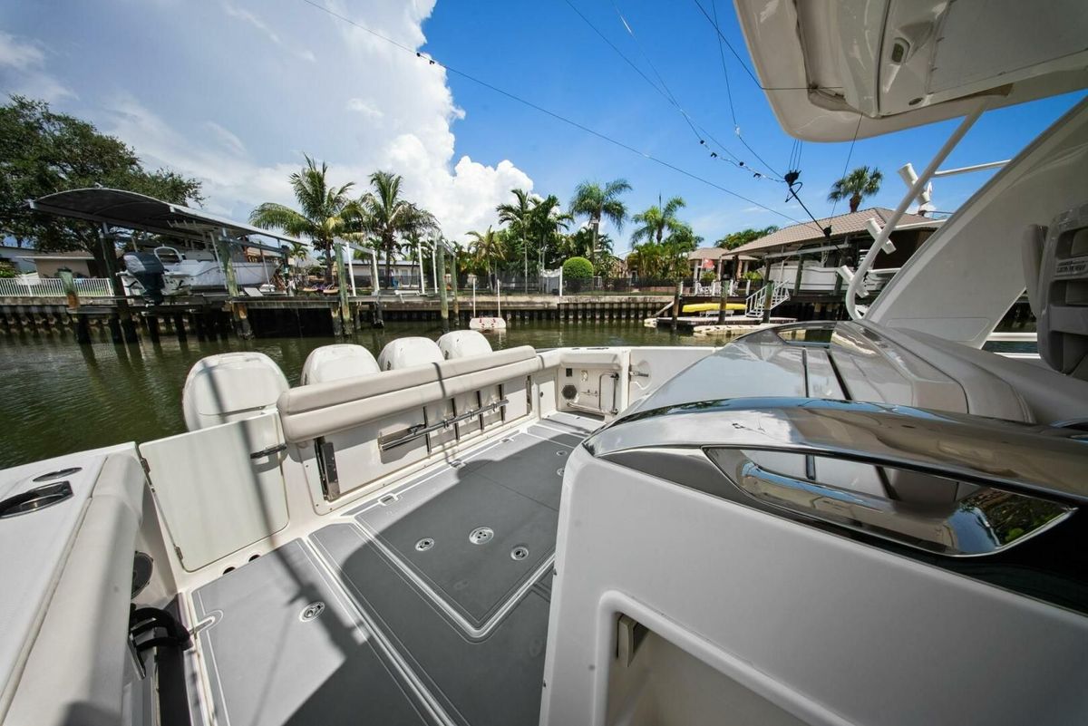 2018 Boston Whaler 42 