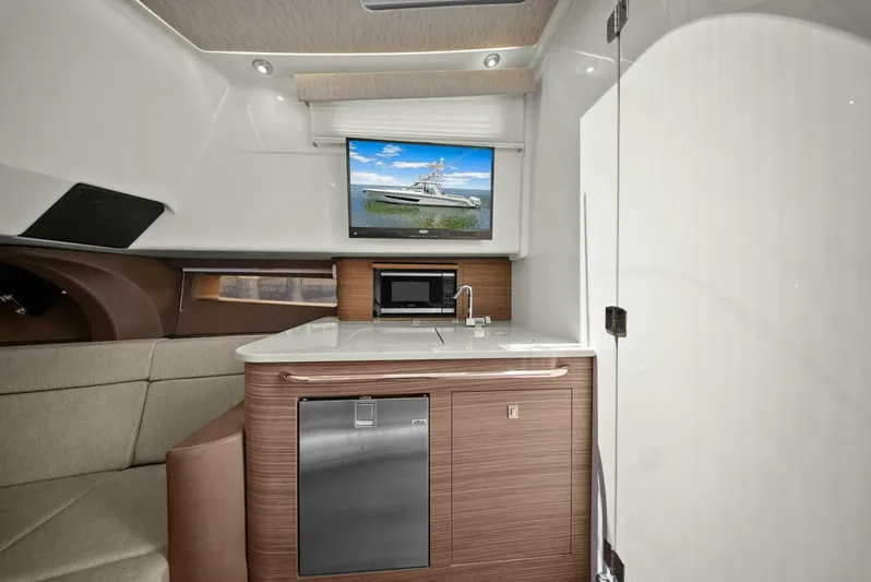 Margie Ann II Yacht Photos Pics 2018 Boston Whaler 42 Outrage W/ Tower - Image 20