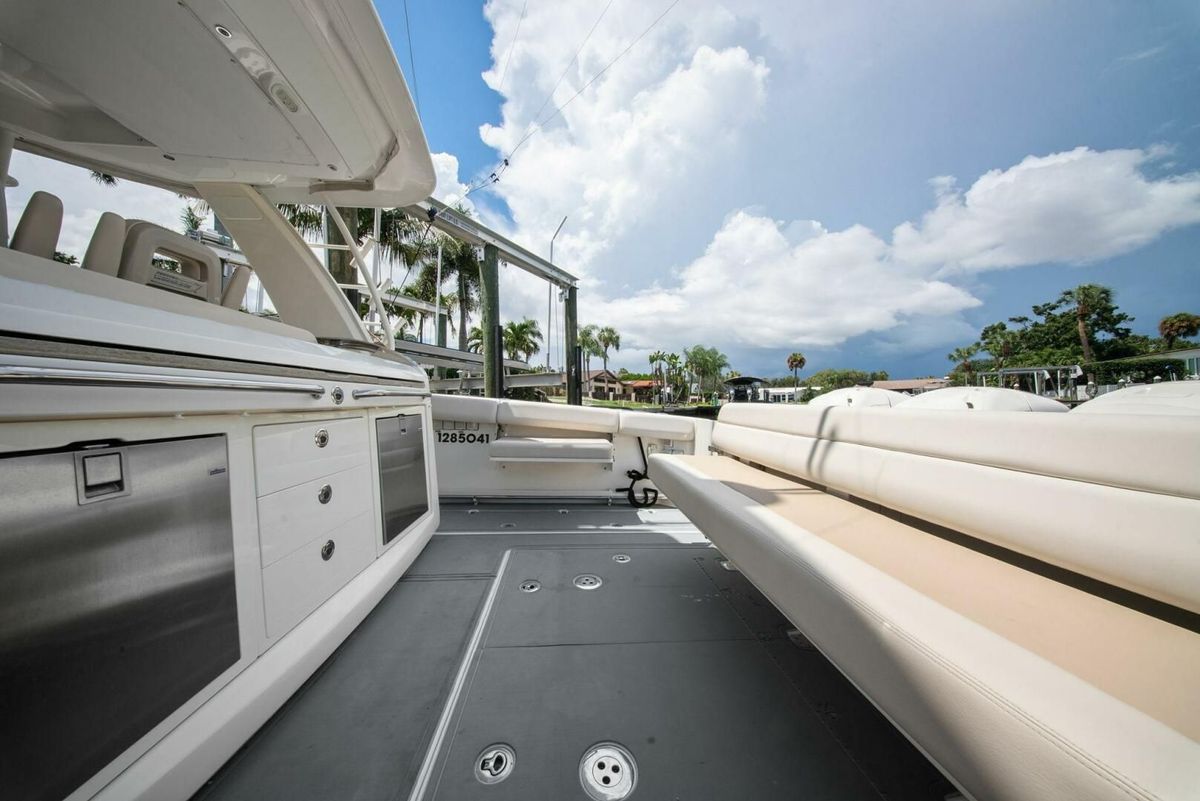 2018 Boston Whaler 42 