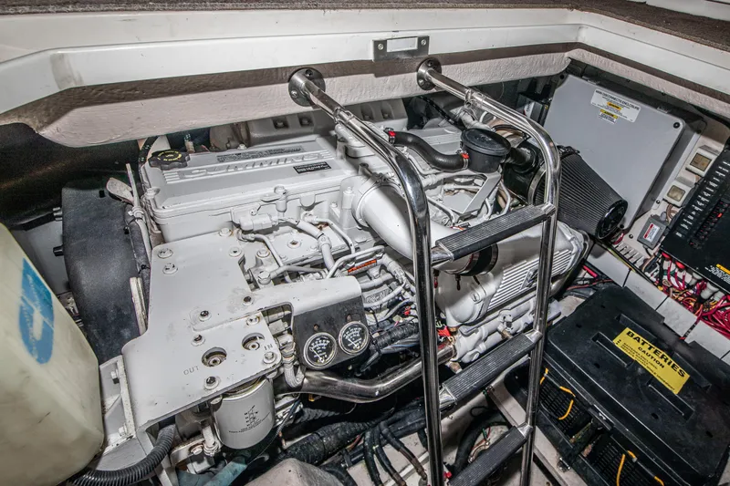  Yacht Photos Pics Engine compartment of a 2007 Sea Ray 515 Sundancer yacht, featuring mechanical components and wiring.