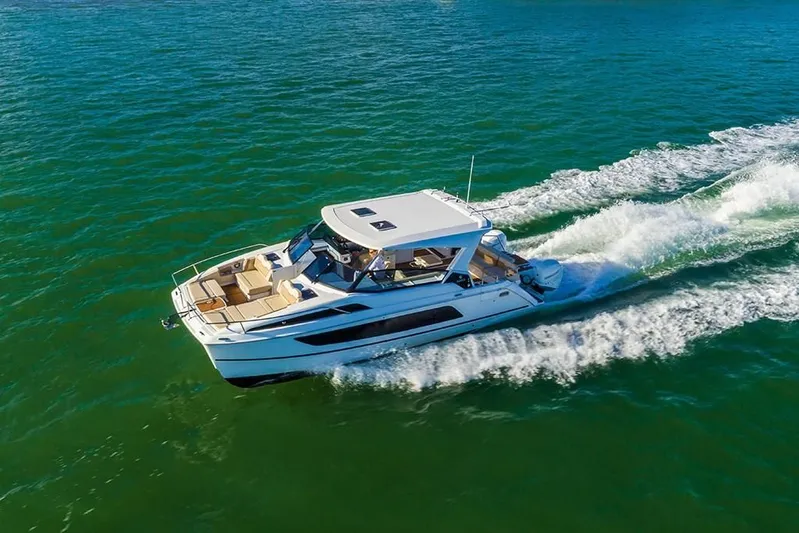  Yacht Photos Pics 2023-Aquila-36-Sport-MarineMax