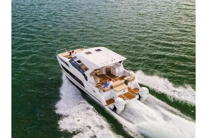  Yacht Photos Pics 2023-Aquila-36-Sport-MarineMax