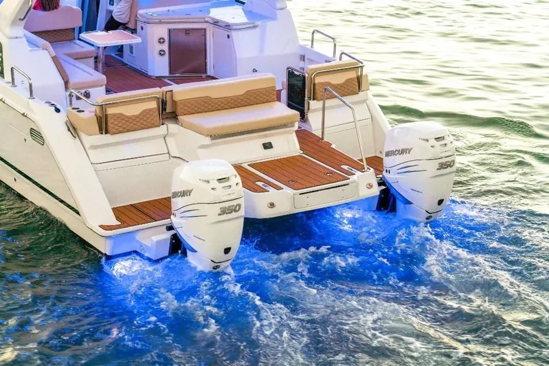  Yacht Photos Pics 2023-Aquila-36-Sport-MarineMax