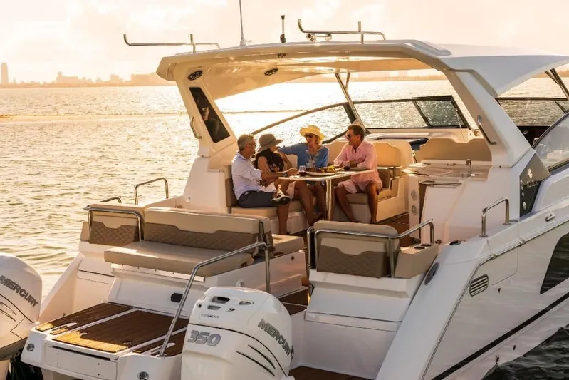  Yacht Photos Pics 2023-Aquila-36-Sport-MarineMax
