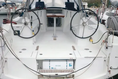2016 Beneteau Oceanis 38.1