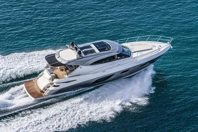Riviera 6000 Sport Yacht