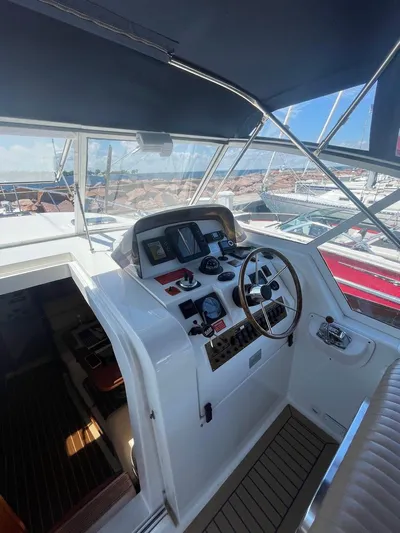  Yacht Photos Pics 2003 Mainship 34 Pilot