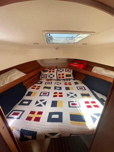  Yacht Photos Pics 2003 Mainship 34 Pilot