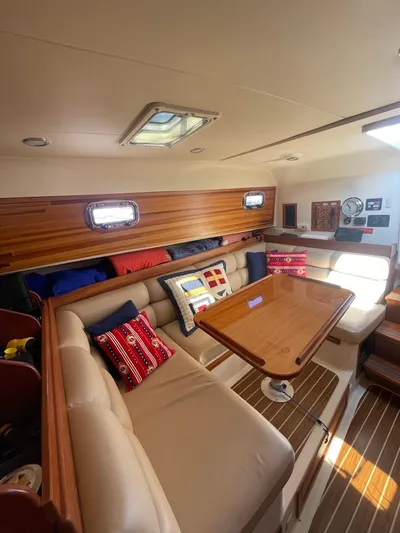  Yacht Photos Pics 2003 Mainship 34 Pilot