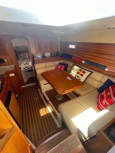  Yacht Photos Pics 2003 Mainship 34 Pilot