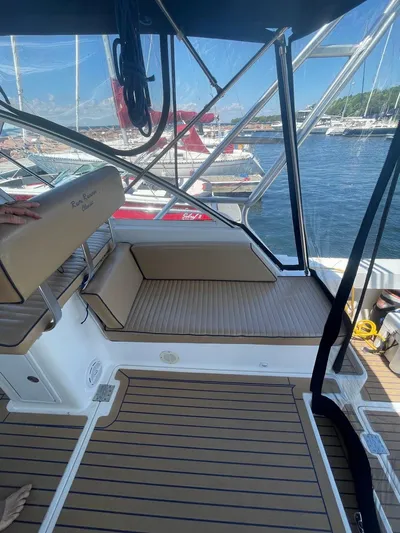  Yacht Photos Pics 2003 Mainship 34 Pilot