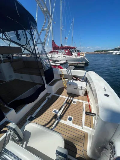  Yacht Photos Pics 2003 Mainship 34 Pilot