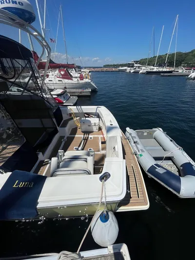  Yacht Photos Pics 2003 Mainship 34 Pilot