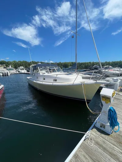  Yacht Photos Pics 2003 Mainship 34 Pilot