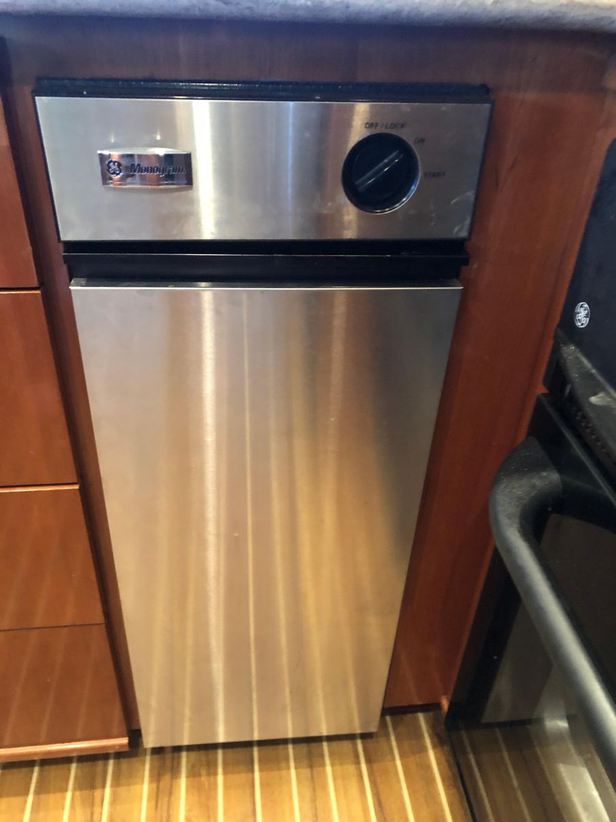 2007 Meridian 58 