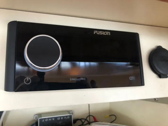 Deep Runner Yacht Photos Pics 