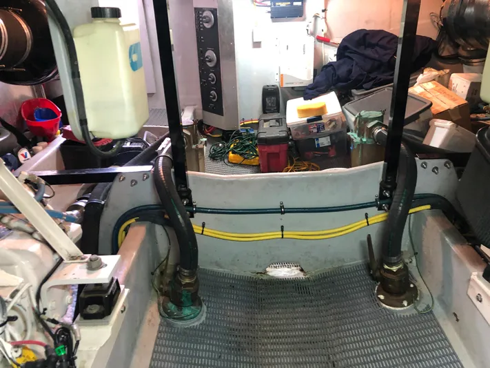 Deep Runner Yacht Photos Pics 