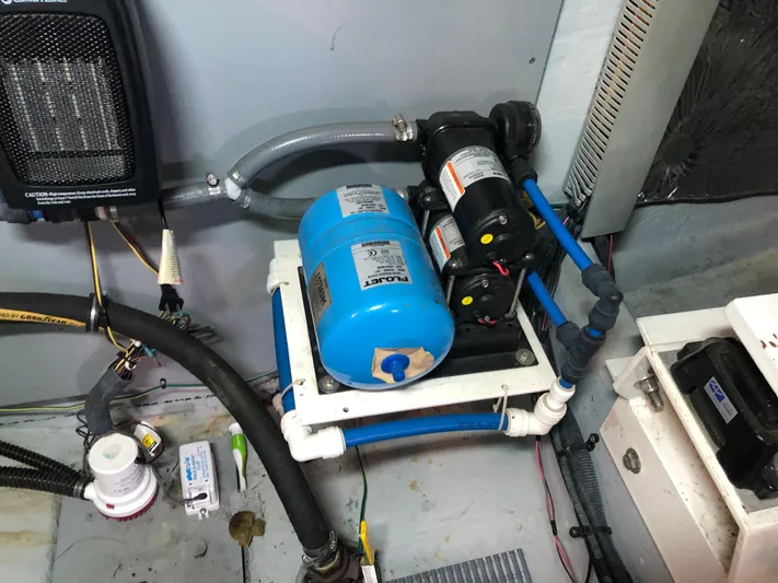 Deep Runner Yacht Photos Pics 