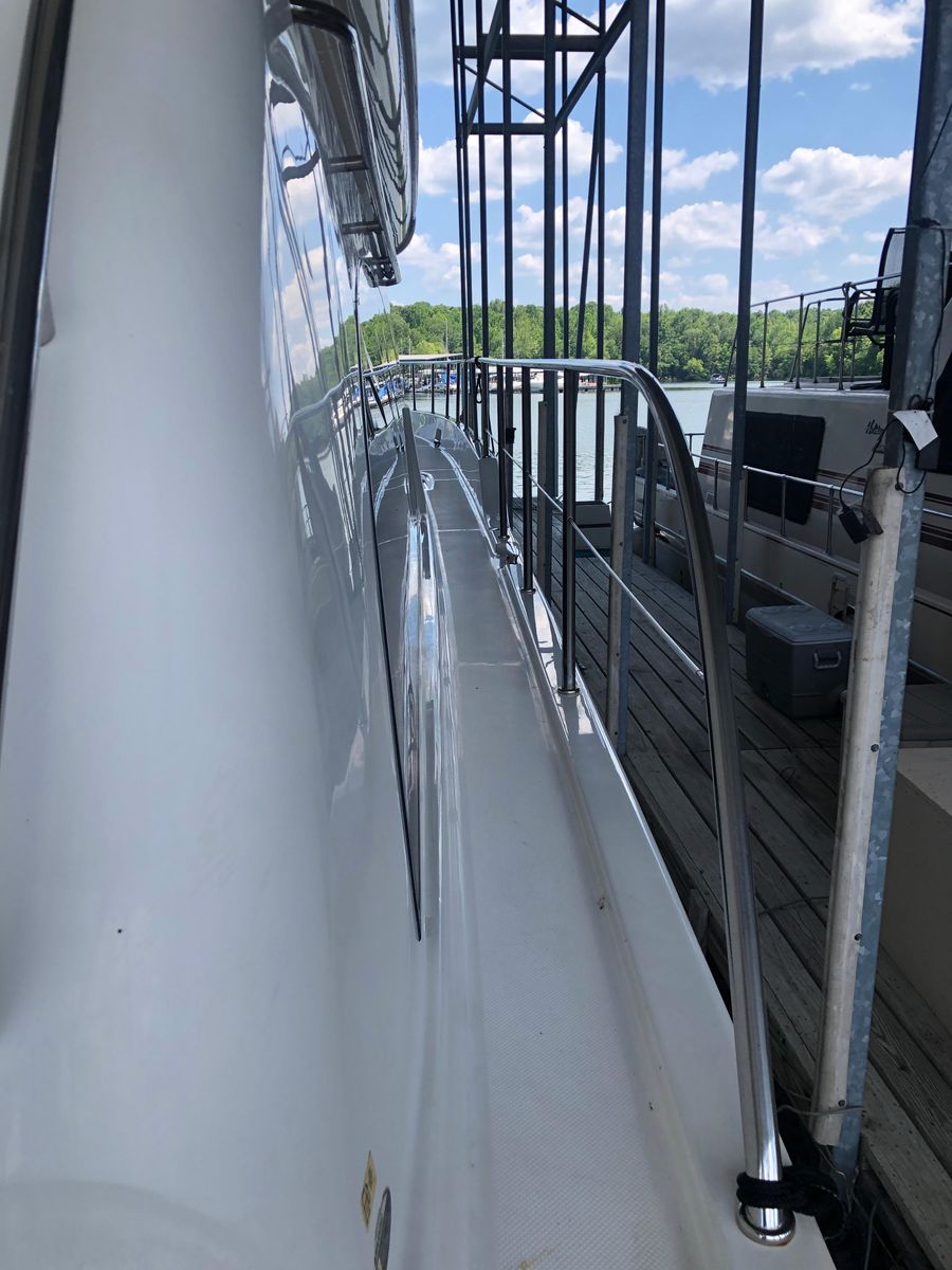 2007 Meridian 58 