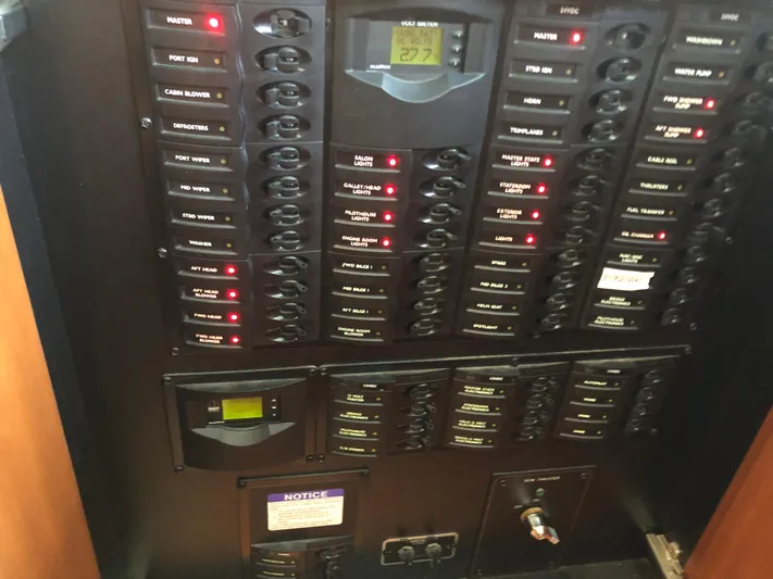 Deep Runner Yacht Photos Pics 