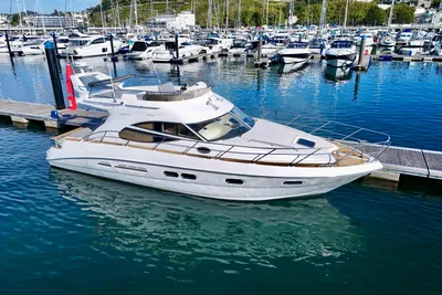Sealine F42/5